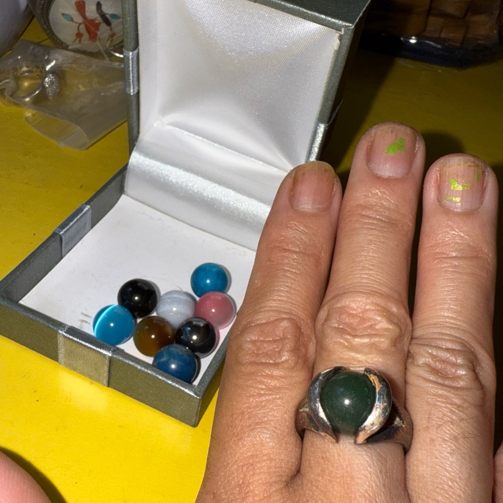 Elegant Silver Ring With Interchangeable Stones S… - image 1